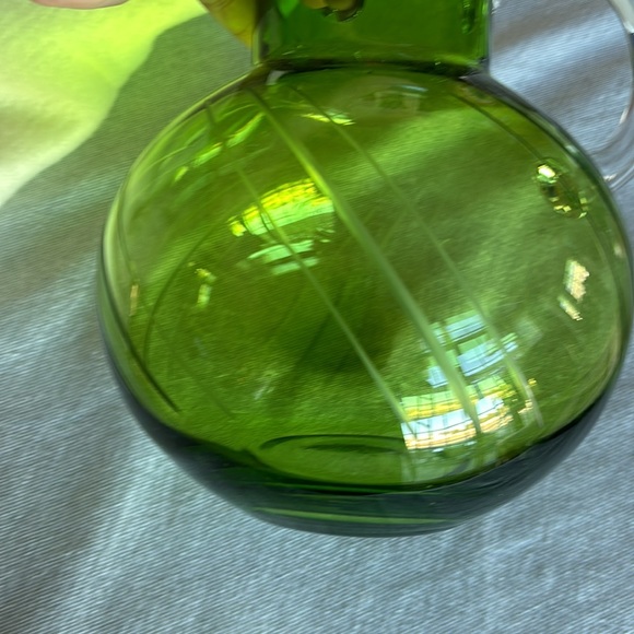 Luminaric uptown lime green 94 oz pitcher - Picture 3 of 4